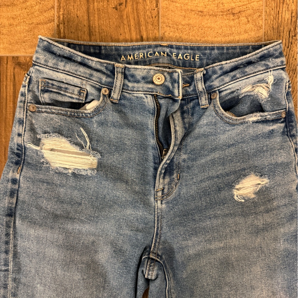 American Eagle Outfitters Women's Blue Distressed Jeans